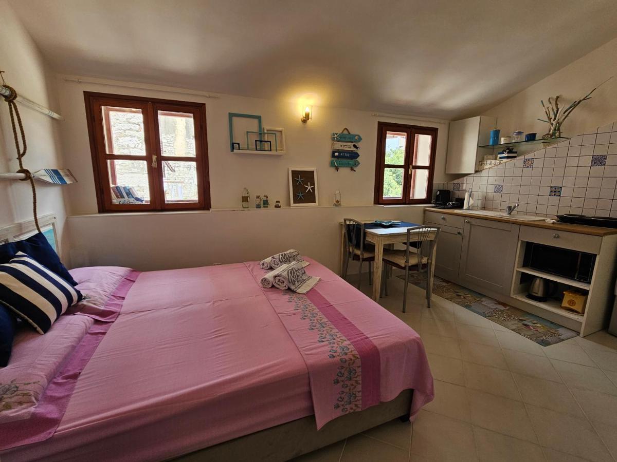 Studio Mare Fuori With Terrace Rovinj Exterior foto